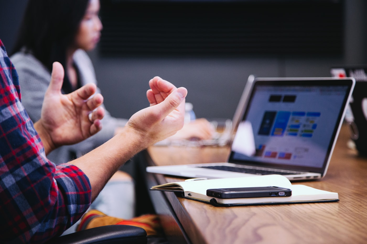 Customer inquiry (footer): a lightweight way to start sourcing