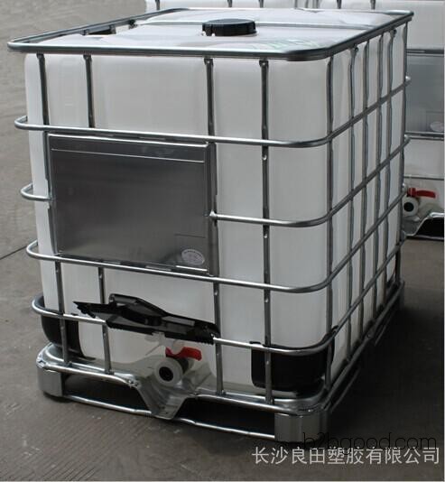 Plastic containers