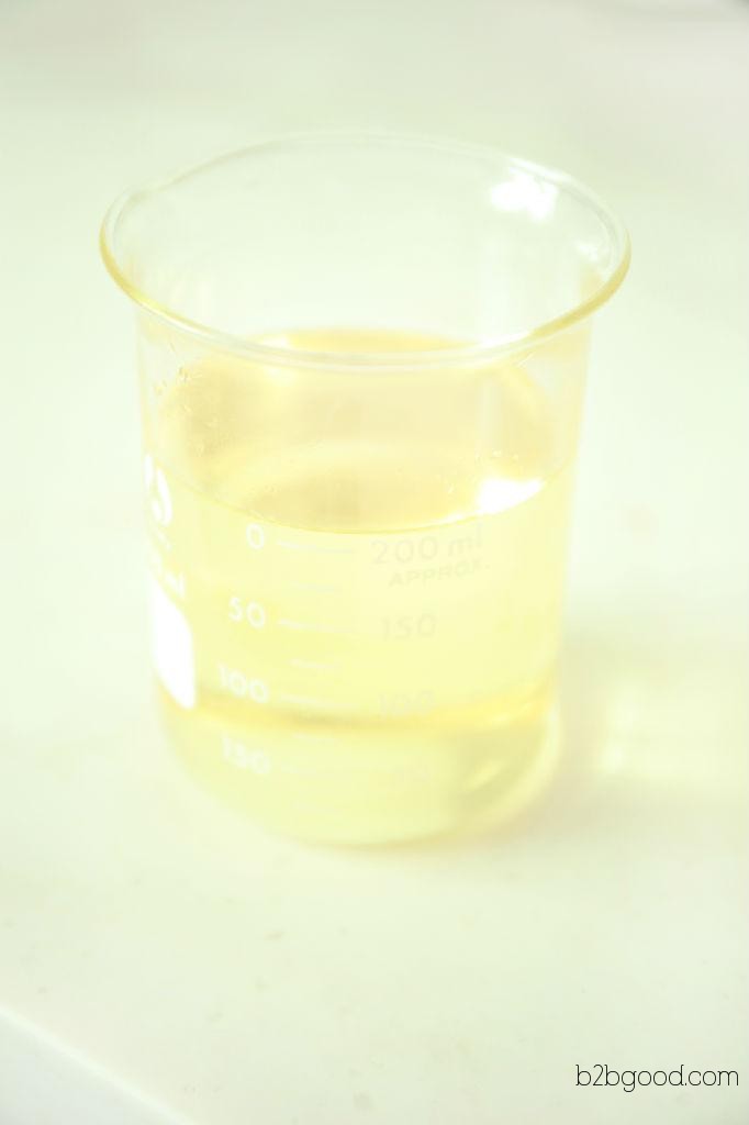 Factory Direct Sales Vegetable Oil Acids Oleic Acid Stearic Acid Manufacturer
