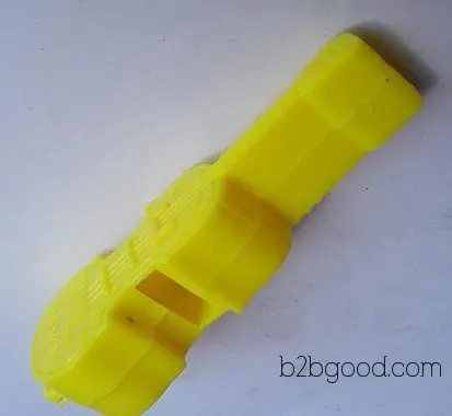 Manufacturer-order production and wholesale of children's food distribution, included environmentally friendly plastic toys and violin whistles