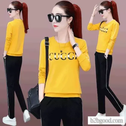 A two-piece hoodie for a new 100% cotton sports casual suit
