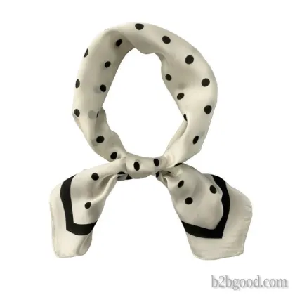 Janaive square, small square is to match the appropriate dress to show the elegance