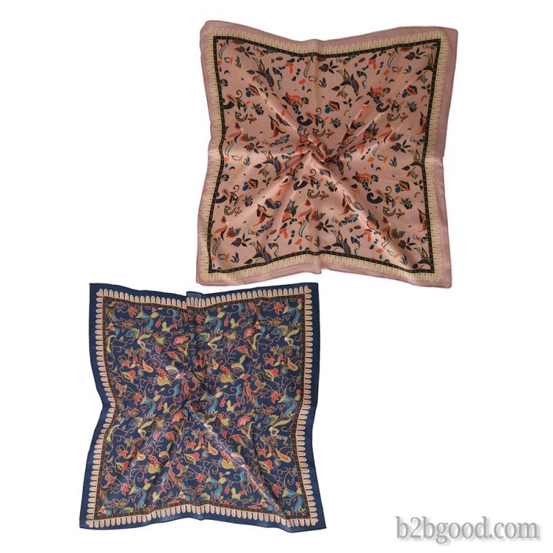Janaive square, small square is to match the appropriate dress to show the elegance