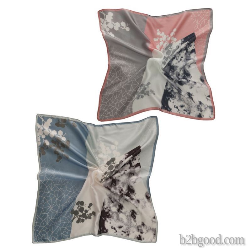 Janaive square, small square is to match the appropriate dress to show the elegance
