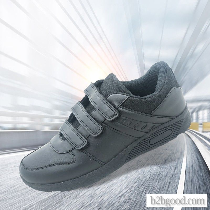 Sports shoes