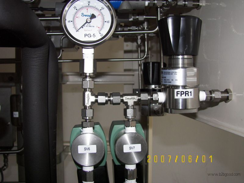 Hydrogen generator by hydrogen energy water electrolysis