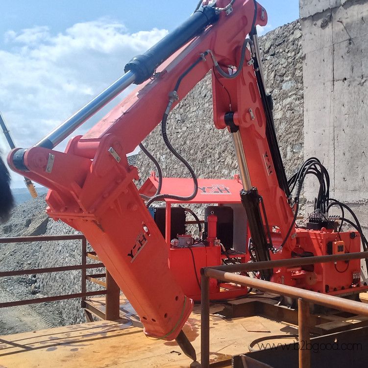 Pedestal Boom Rock Breaker System Breaks Boulders At Jaw Crusher