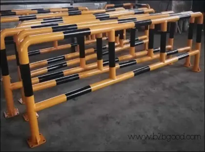 Crowd control temporary fencing