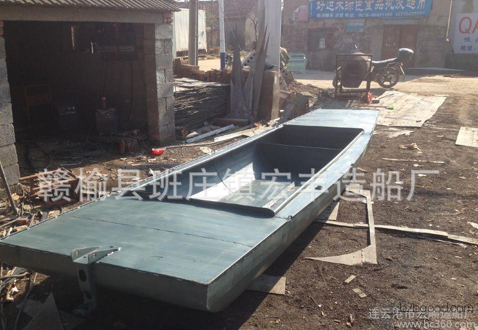 Aquaculture boats, stainless fishing boats, 4 metres long, 1.2 metres wide, 0.5 metres high.